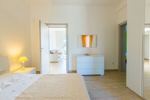 4 chambres, lit parapluie, Wi-Fi gratuit, draps fournis