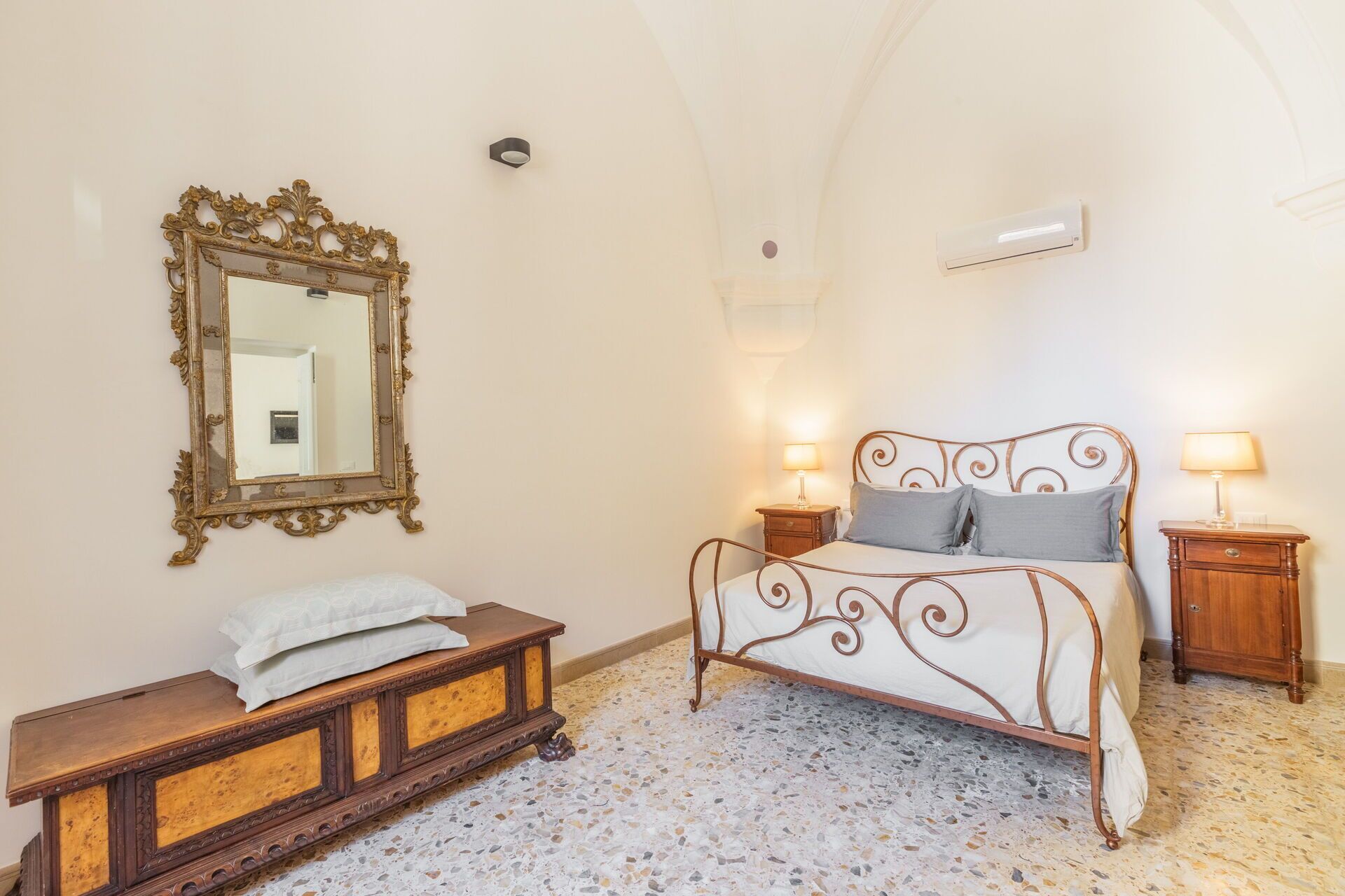 Cuna de viaje y wifi gratis 