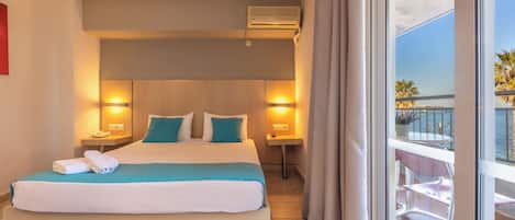 Double or Twin Room, Balcony, Sea View | In-room safe, free WiFi