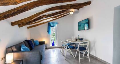 Rambla Retreats apt Azul with pool, hot tub & amazing views in Rambla de Oria