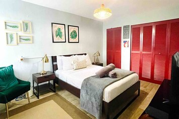 Private Apartment For 2
Bedroom description: Full Size Bed, Air Conditioner, Wifi, TV. 
