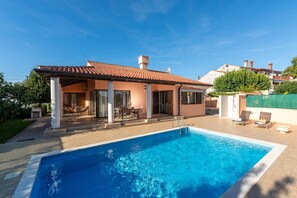 Pool - Villa with private pool, sea view and BBQ area, Buje-Istria (Buje)