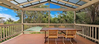 Muwarra Beach House | Pet-Friendly, Walk to Beach