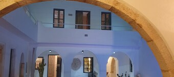 Grand Riad à Djerba au coeur d'1 village classé patrimoine mondial de l'UNESCO