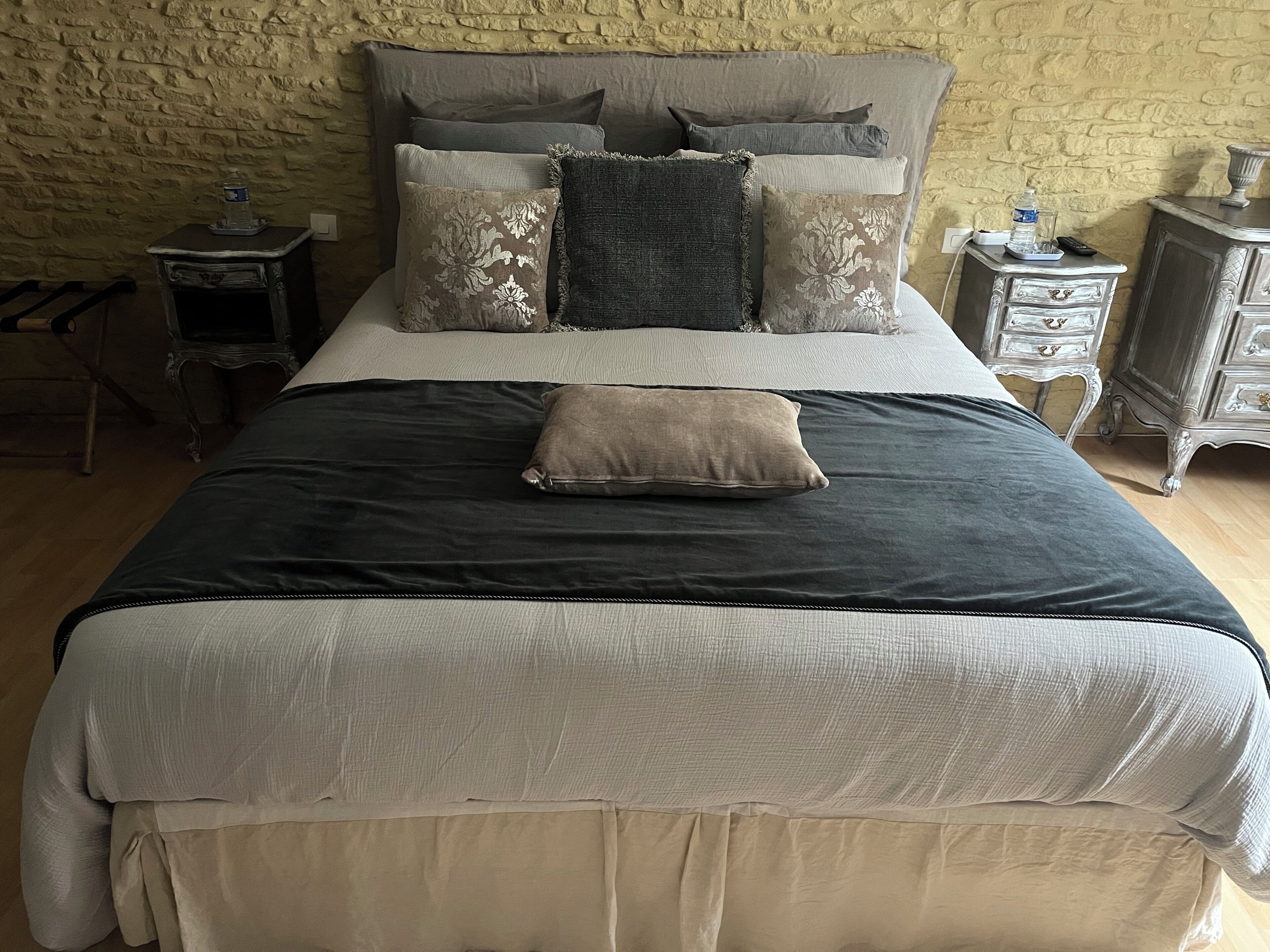 Comfort Room | Premium bedding, individually decorated, individually furnished