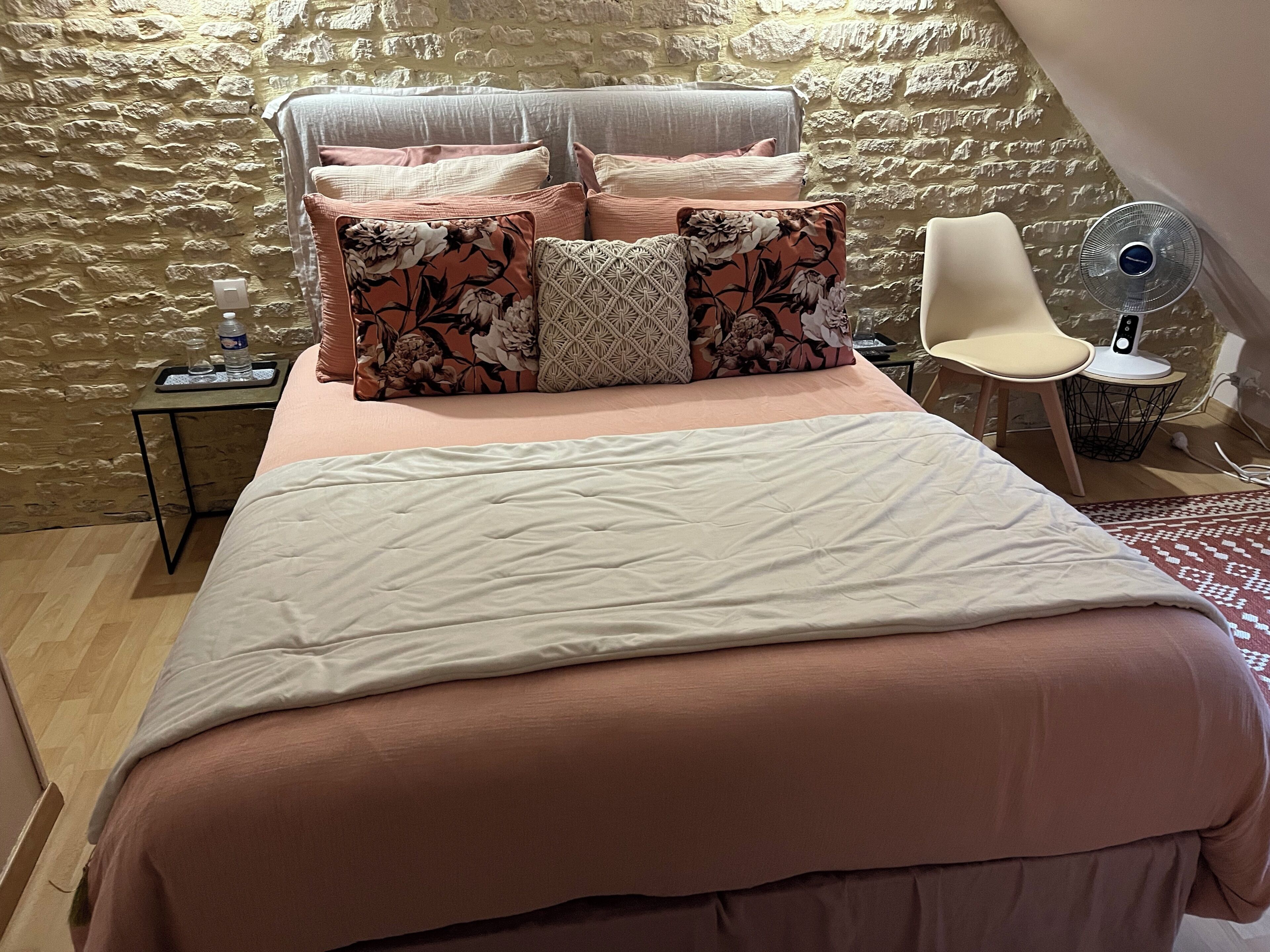 Comfort Room | Premium bedding, individually decorated, individually furnished