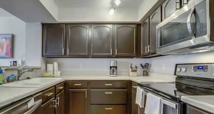 Pet Friendly Townhome Near Parks