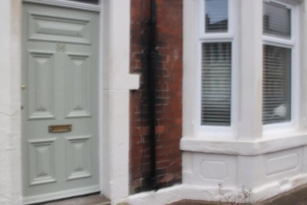 Exterior detail - two bed flat in trendy Jesmond (Jesmond)