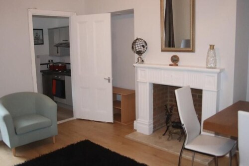 two bed flat in trendy Jesmond