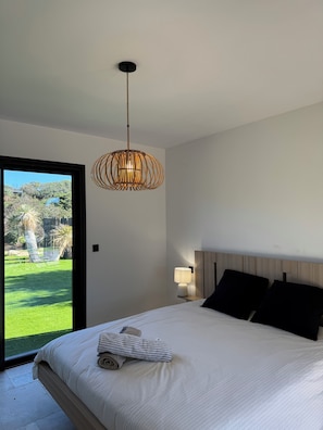 3 chambres, fer et planche à repasser, Wi-Fi gratuit, draps fournis