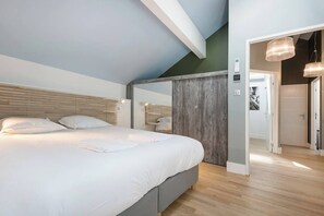 3 bedrooms, iron/ironing board, travel cot, WiFi