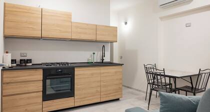 Nuovo appartamento per visitare parco archeologico (80 m), mare (600 m), oasi