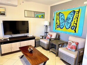 Smart TV - Sunscape Second Floor Condo with Rooftop (Playas Del Coco)