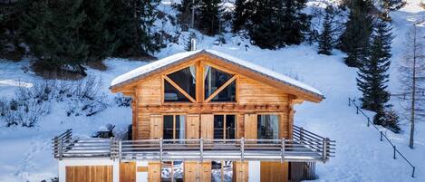 Stuga (5 Bedrooms) | Boendets fasad