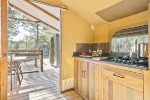 Cabaña Deluxe, vista a la montaña | Cunas, wifi gratis y ropa de cama 