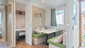 Comfort Bungalow, Mountain View | 2 bedrooms, cribs/infant beds, free WiFi, bed sheets