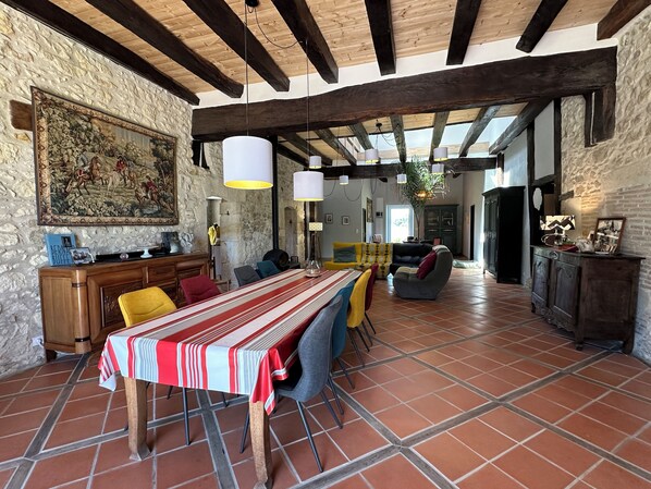 Interior - Vieille ferme de Chalosse du 18eme siècle en cours de rénovation (Heugas)