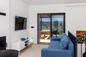 TV - Villa Mare - Three bedroom house with outdoor pool (Vinišce)