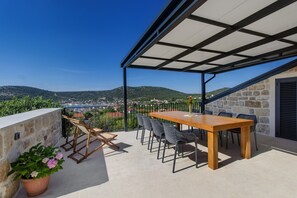 Outdoor dining - Villa Mare - Three bedroom house with outdoor pool (Vinišce)