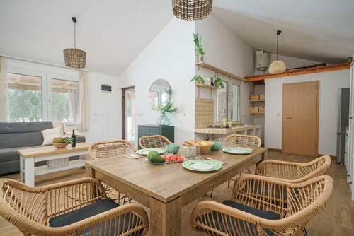 Villa Ivana - rural house with outdoor pool