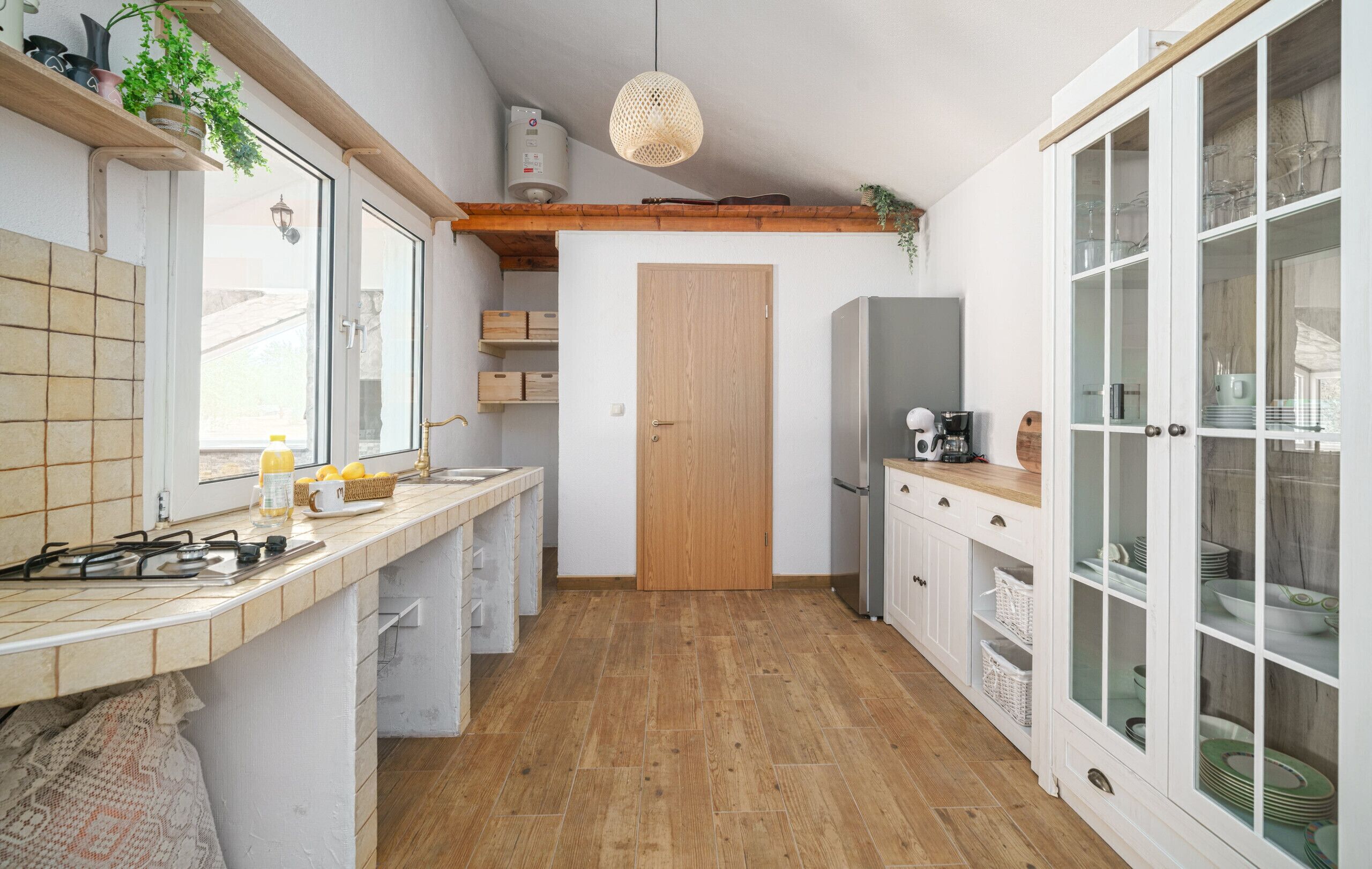 Fridge, dishwasher, coffee/tea maker, highchair