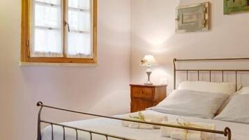 2 Schlafzimmer, Schreibtisch, kostenloses WLAN, Bettwäsche