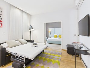 1 bedroom, iron/ironing board, internet, bed sheets