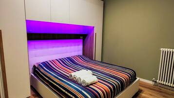 3 Schlafzimmer, Reisekinderbett, kostenloses WLAN, Bettwäsche