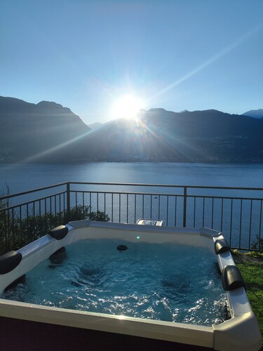 LAGUNA BLU - Dream Villa with panoramic Jacuzzi on Lake Como