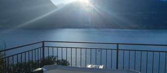 LAGUNA BLU - Dream Villa with panoramic Jacuzzi on Lake Como