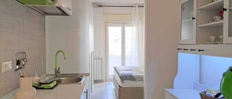 Appartement, 1 slaapkamer | Privékeuken | Een espressoapparaat, een koffiezetapparaat/waterkoker, een waterkoker