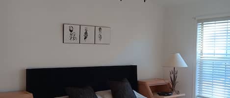 2 quartos, ferros/tábuas de passar roupa, Wi-Fi, roupa de cama