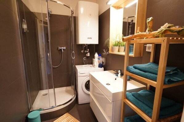 Comfort Apartment, Non Smoking, Balcony | Bathroom