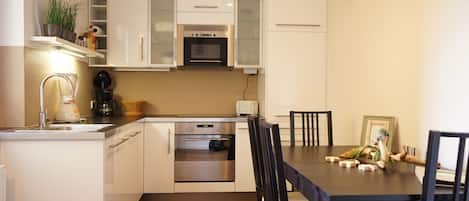 Apartament Comfort, no fumadors, balcó | Bany | Assecador de cabells, sabatilles, tovalloles i sabó