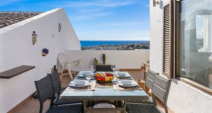 Apartment With Roof Terrace and Pool - Ref 129