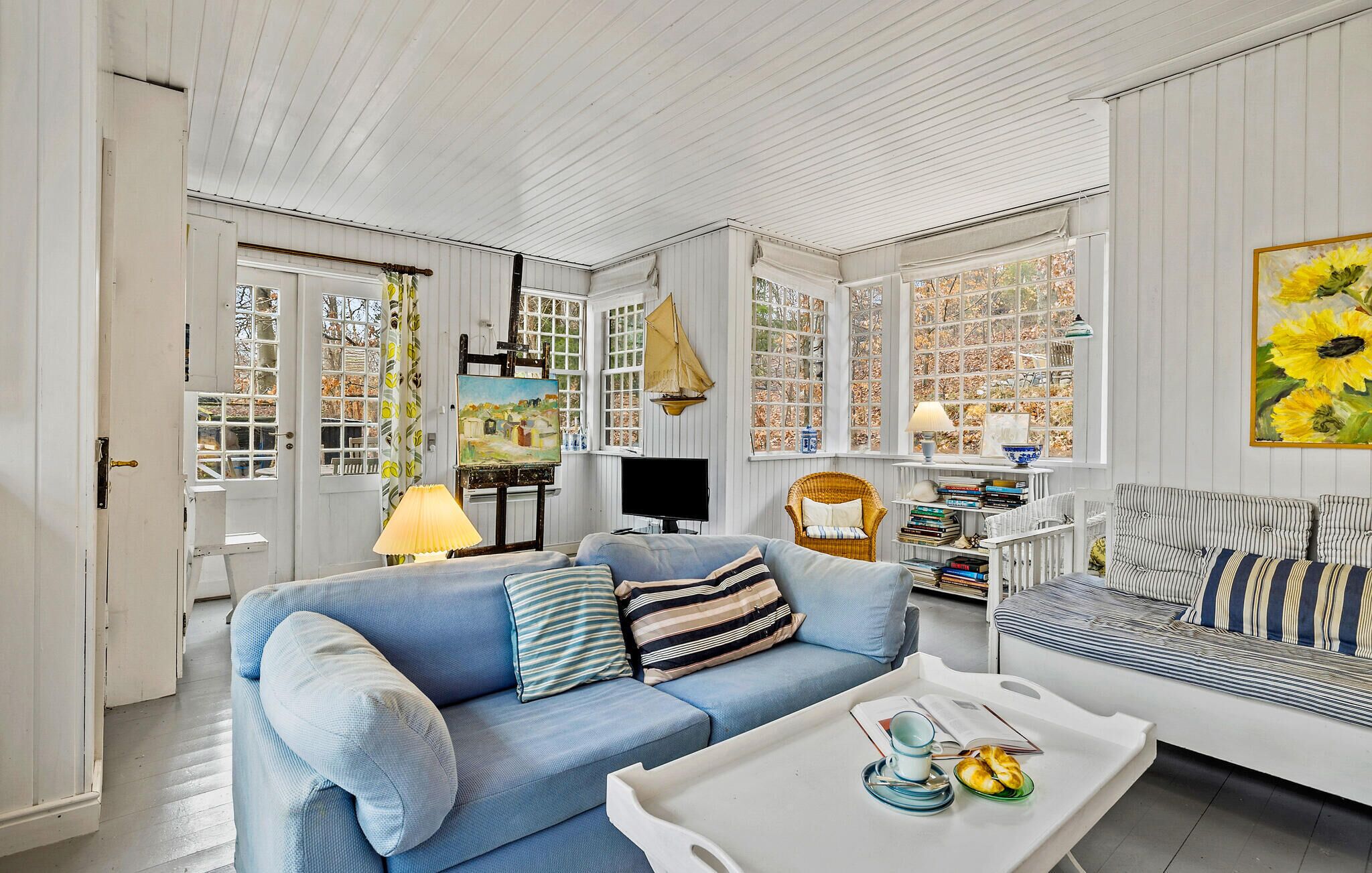 Televisión y chimenea 