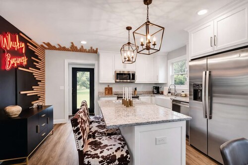 Modern rustic home near Bardstown top distilleries