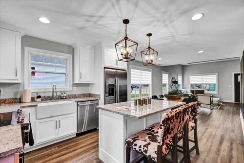 Modern rustic home near Bardstown top distilleries