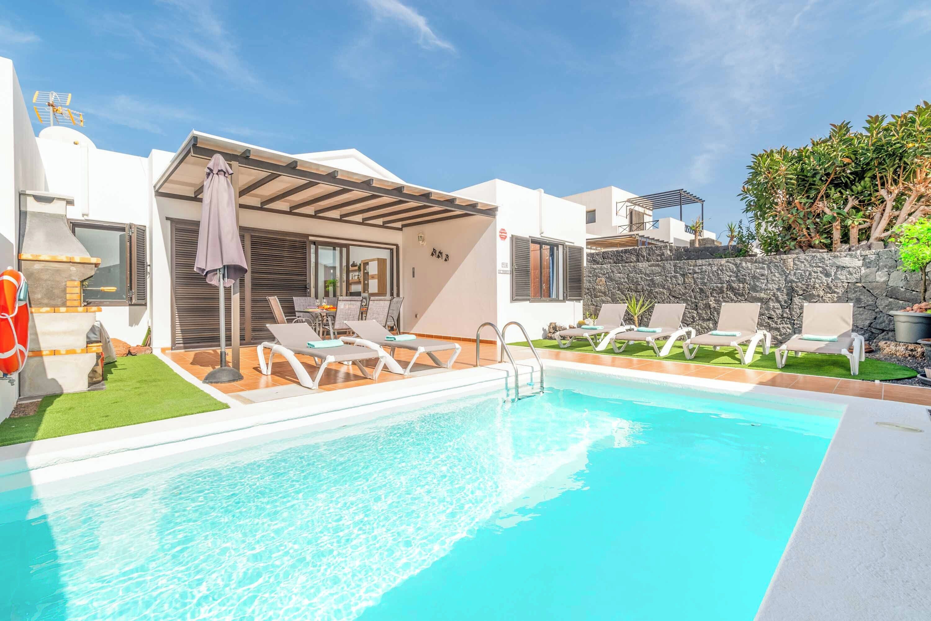 Villa (3 Bedrooms) | Exterior