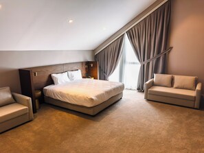 Superior-Doppelzimmer, 1 King-Bett und Schlafsofa, Nichtraucher | Hochwertige Bettwaren, Minibar, laptopgeeigneter Arbeitsplatz