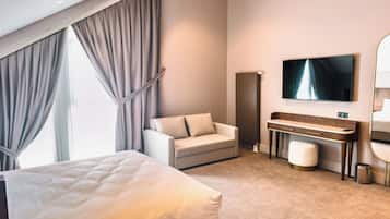 Habitación doble superior, 1 cama de matrimonio grande con sofá cama, no fumadores | Ropa de cama de alta calidad y minibar