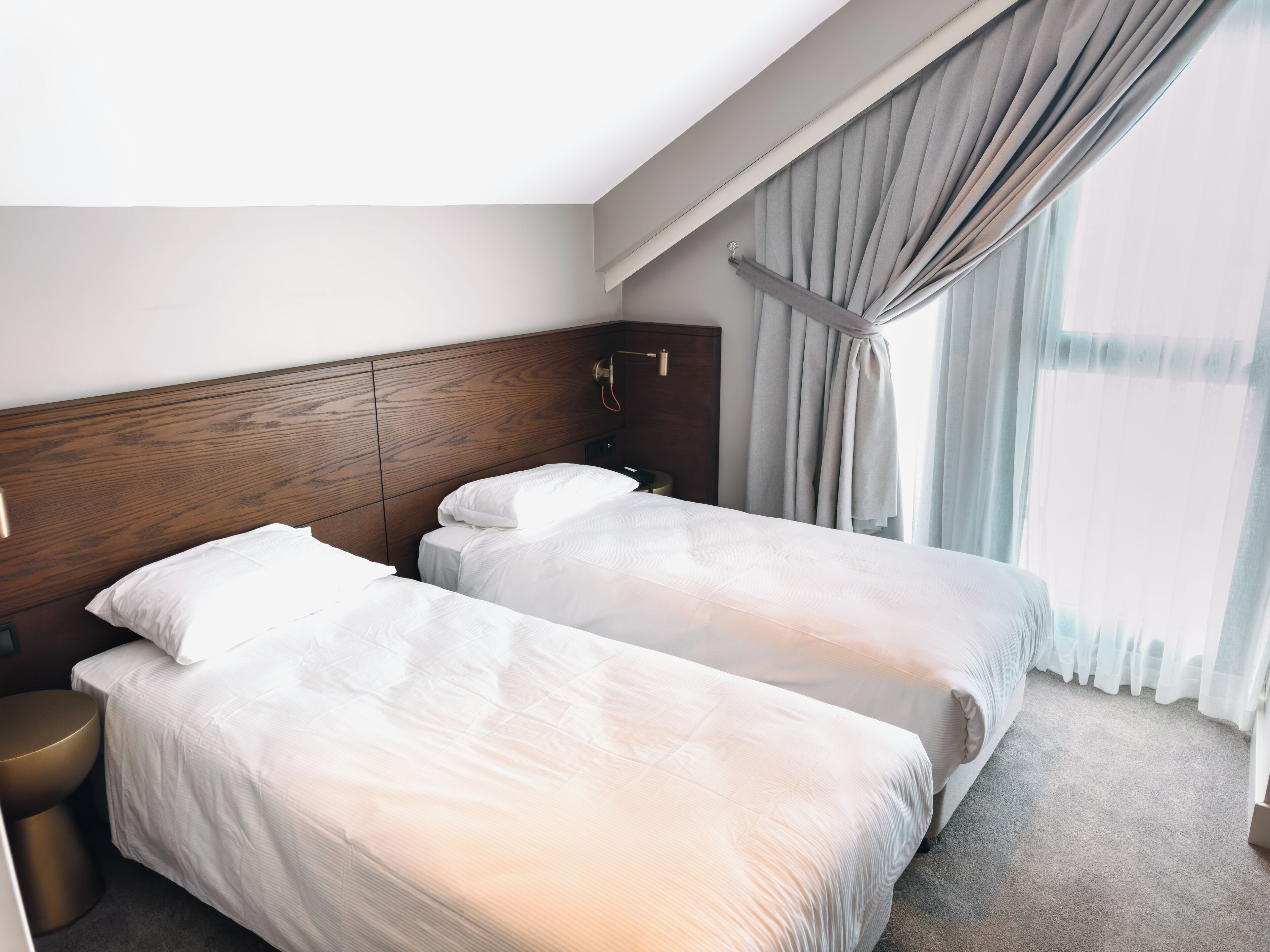 Superior Twin Room, 1 Bedroom, Non Smoking | Premium bedding, minibar, laptop workspace, iron/ironing board