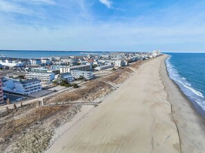 Beach nearby - Beach-Style 4 Bedroom Townhouse with Free WiFi, an Outdoor Pool, and Sand for kids to play in located just steps from the beach in midtown! (OCEAN CITY)
