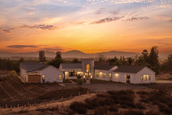 Exterior - Vintner's Village | California-Chic Wine Estate (Temecula)