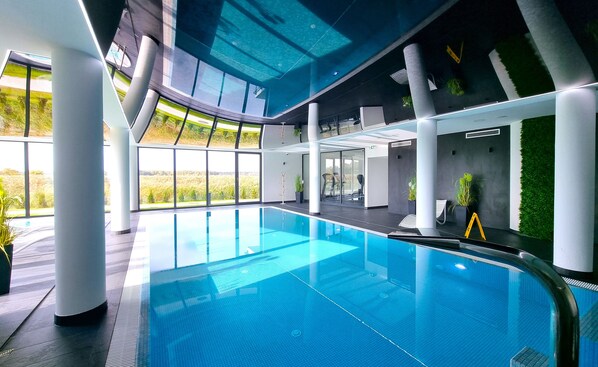 Indendørs pool