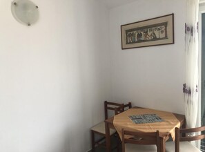 Căn hộ (One Bedroom Apartment with Terarce an) | 8 phòng ngủ, nôi/giường cho trẻ sơ sinh (phụ phí) 