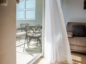 Leilighet (One Bedroom Apartment with sea wiev 1) | Oppholdsrom