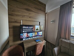 Deluxe Studio Suite | In-room safe, iron/ironing board, free WiFi - Hotel Giorgi (Tbilisi)