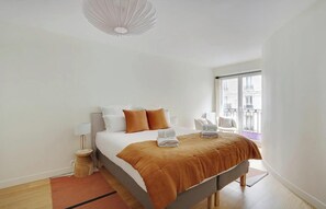 2 bedrooms, iron/ironing board, free WiFi, bed sheets - LOCATED BETWEEN INVALIDES AND SAINT-GERMAIN-DES-PRÉS - RUE DE SÈVRES – 2 BEDROOM (Paris)