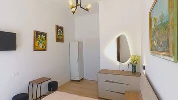 Habitación doble Confort, 1 habitación, balcón, vista al mar | Insonorización, wifi gratis y ropa de cama